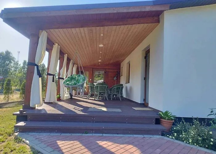 Semesterbostad Near Baltic Sea And Forest Kołczewo